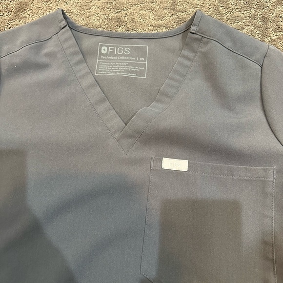 FIGS Catarina One-Pocket - Picture 2 of 3